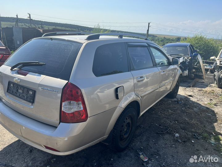 В разборке шевролет лачетти