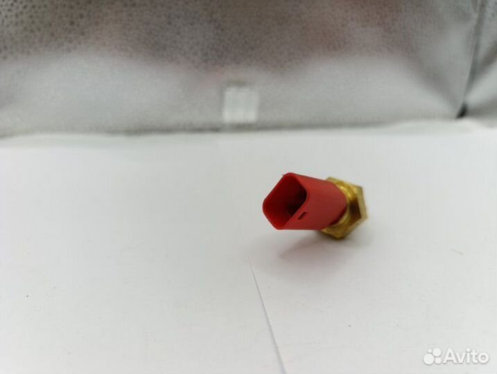 Датчик температуры охлаждающей жидкости*