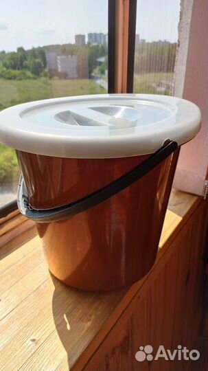 Ведро пластиковое с крышкой 10л