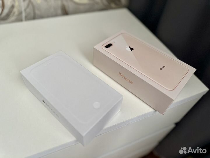 Коробки от айфонов