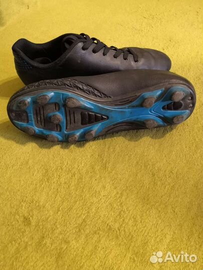 Футбольные бутсы