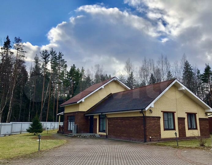 Дом 210 м² на участке 22 сот.