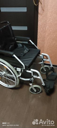 Инвалидная кресло-коляска с ручным приводом