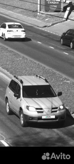 Mitsubishi Outlander 2.4 AT, 2003, 100 000 км