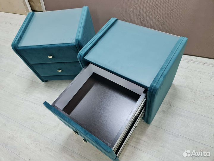 Прикроватные тумбы