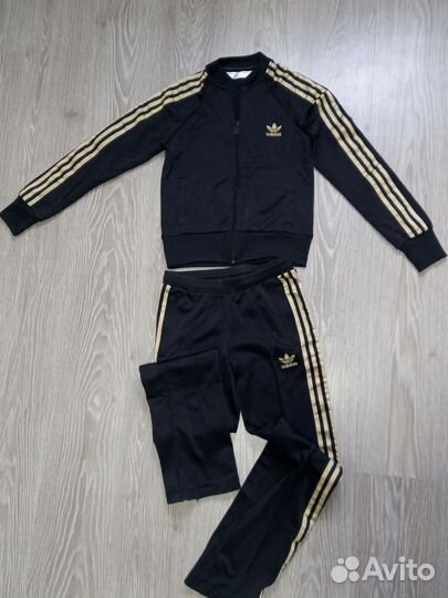 Спортивный костюм adidas