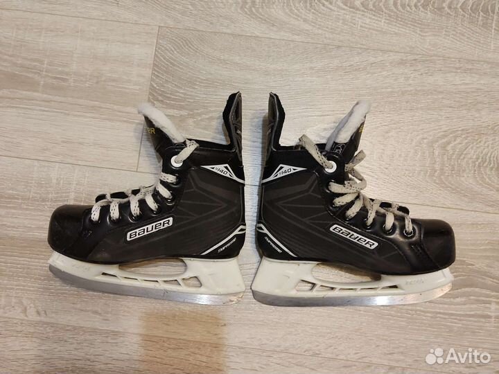 Хоккейные коньки