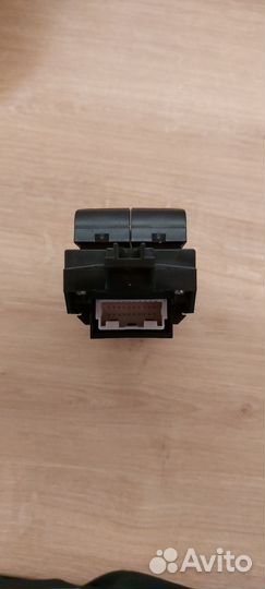 Блок управления стеклоподъемниками Toyota