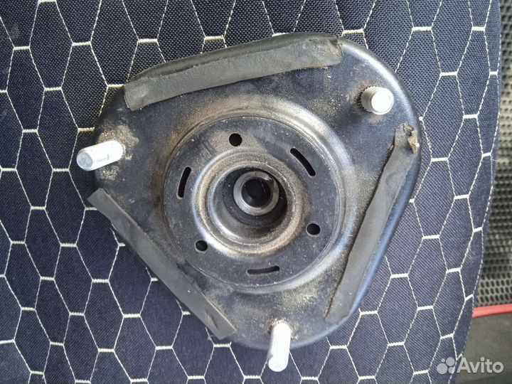 Тойота королла аурис опоры передние