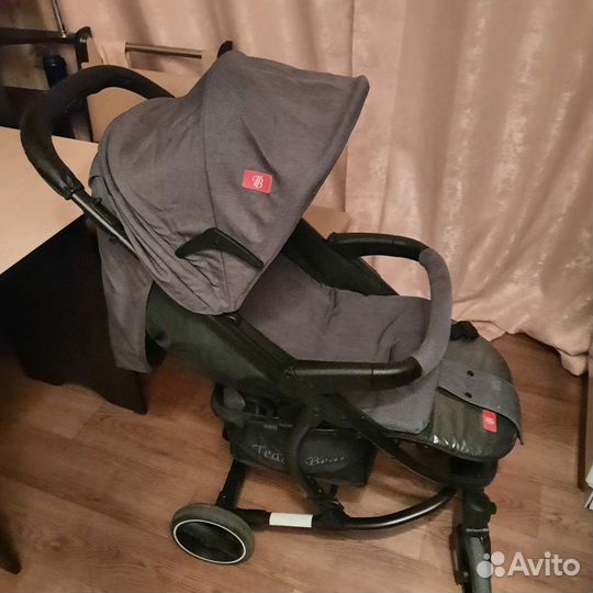Прогулочная коляска новая