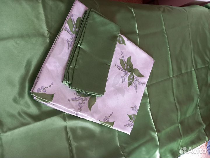 Постельное шелковое белье новое