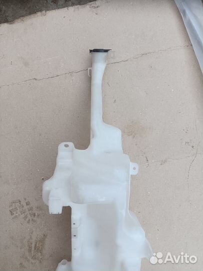 Бачок стеклоомывателя Toyota RAV4 2006-2016 060851