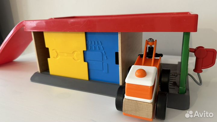 Гараж-парковка и машинка IKEA