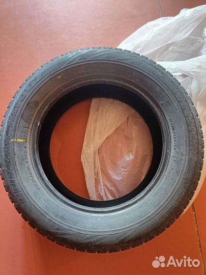 Bridgestone Blizzak Revo GZ 215/60 R16