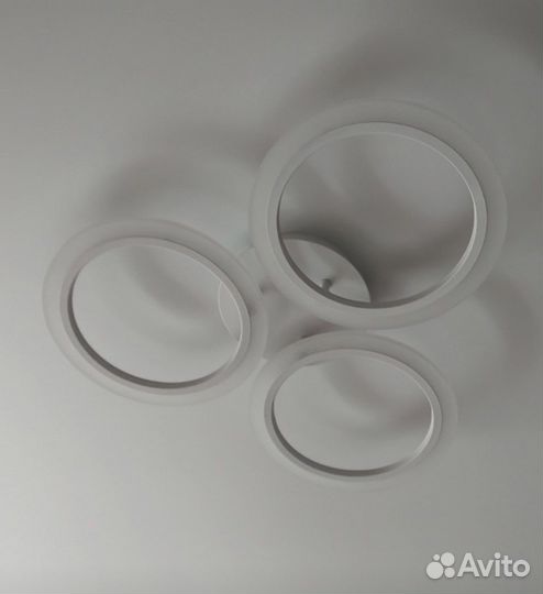 Светодиодная люстра 42w с пультом белая новая