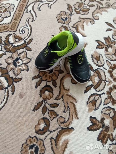 Кроссовки детские