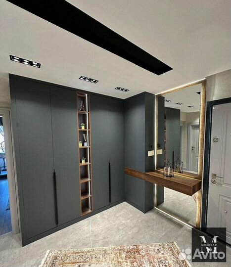 Встроенный распашной шкаф