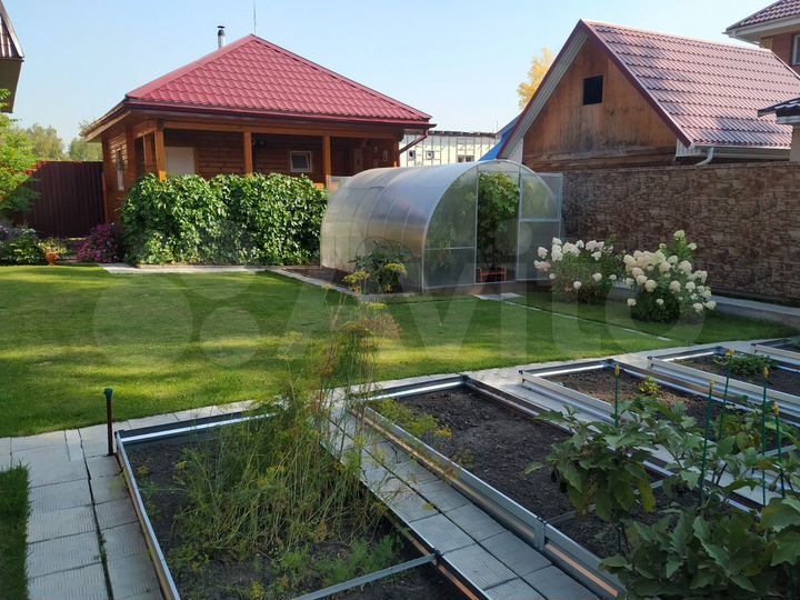 Коттедж 289 м² на участке 8 сот.