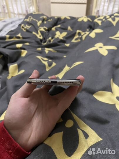 iPhone Xs, 64 ГБ