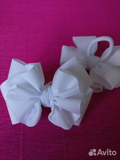 Бант белый пышный на резинке для девочки