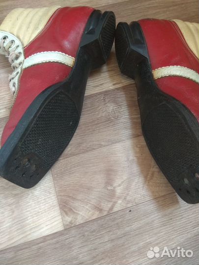 Лыжи, палки, ботинки