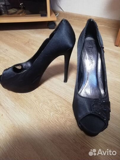 Туфли женские 38 размер черные на каблуке