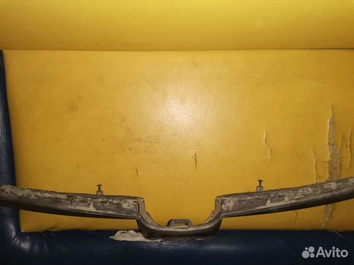 Решетка от переднего бампера Honda Fit 2003г