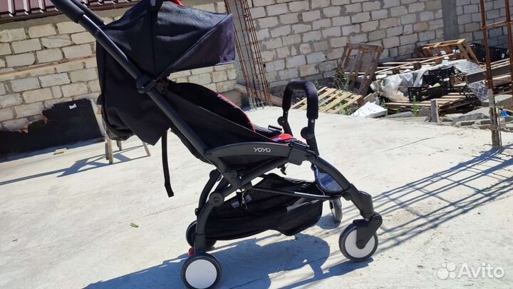 Прогулочная коляска yoya