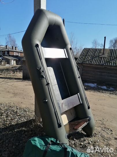 Продам лодку с мотором
