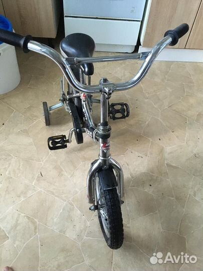 Детский велосипед Lexus с боковыми колесиками