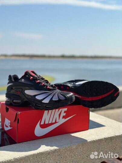 Кроссовки Nike TN plus black and red