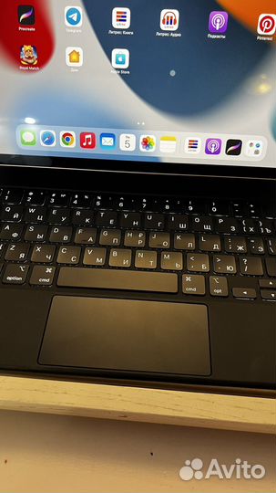 Чехол клавиатура Apple Magic Keyboard для iPad 11