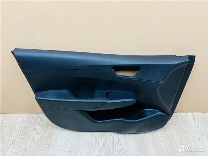 Обшивка двери передняя левая Hyundai Solaris 2