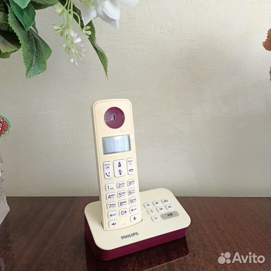 Телефон с трубкой