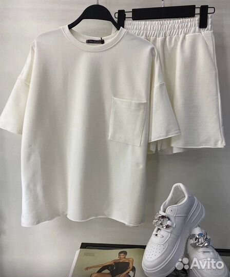 Женский комплект с шортами 50 размер