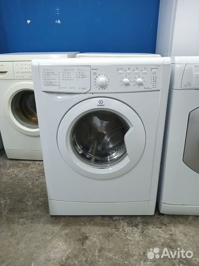 Супер-узкая стиральная машина Indesit на гарантии