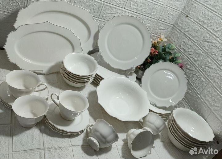 Чайно столовый сервиз 39 предметов