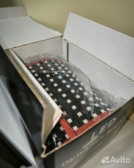 Глаза дьявола на лобовое стекло