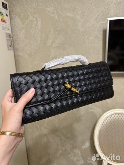 Сумка Bottega Veneta Andiamo Clutch (1 цвет)