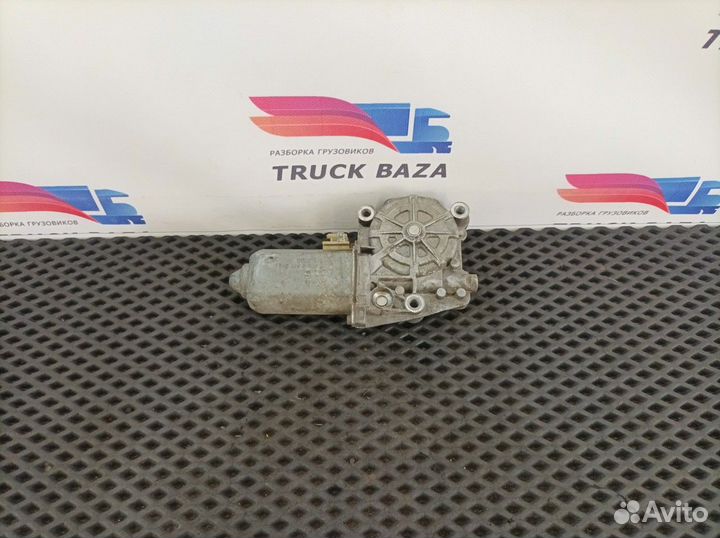 Моторчик стеклоподъемника левый