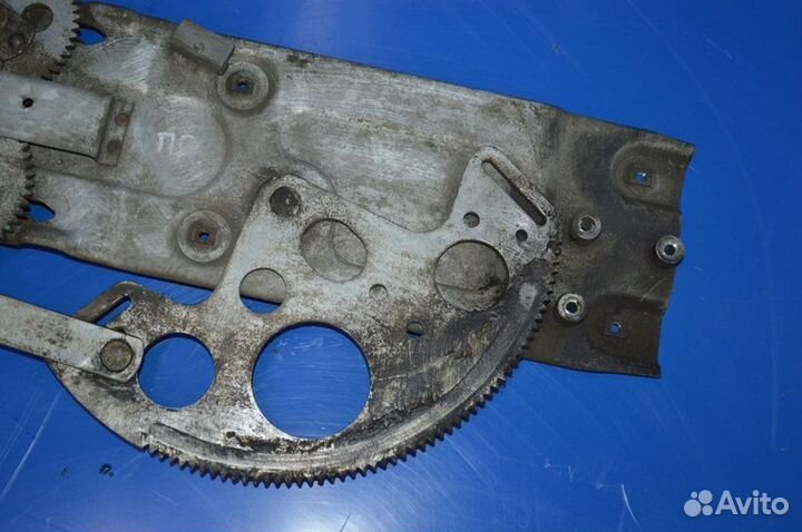 Механизм стеклоподъёмника, правый volvo F12 (01.77