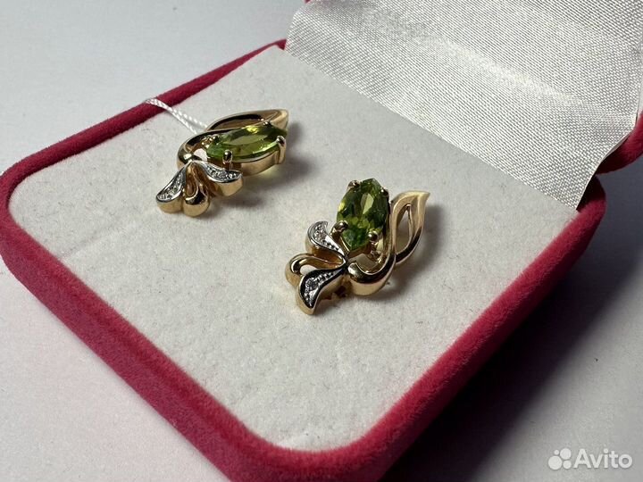 Серьги с камнями золотые