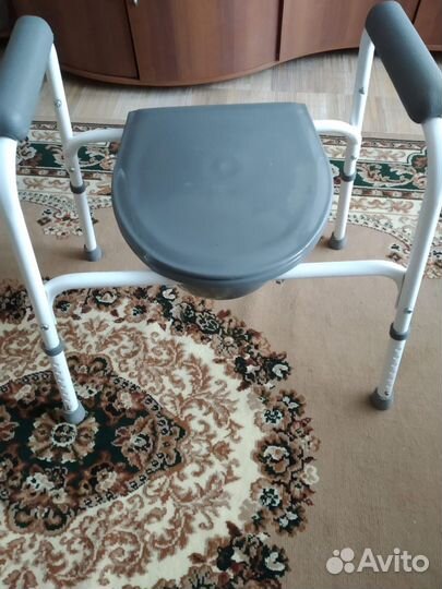 Санитарное кресло