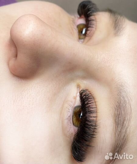 Наращивание ресниц на кресле реклайнер