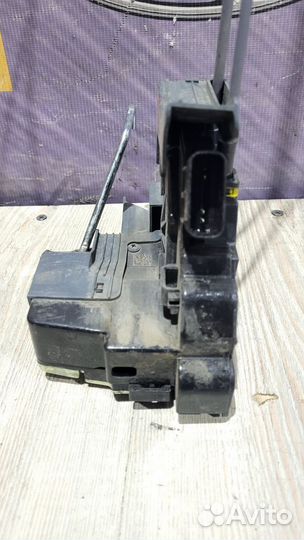 Замок перед двери Hyundai solaris 2 Прав