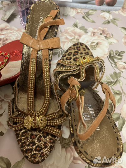 Босоножки новые с камнями 37.5-38