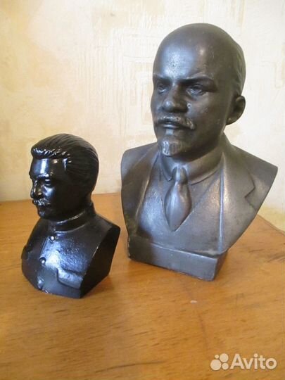 Бюсты вожди Ленин и Сталин