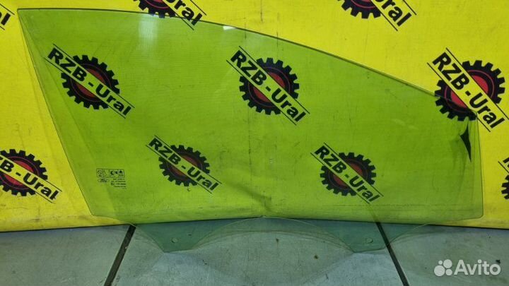 Стекло двери переднее правое Ford Focus 3 седан