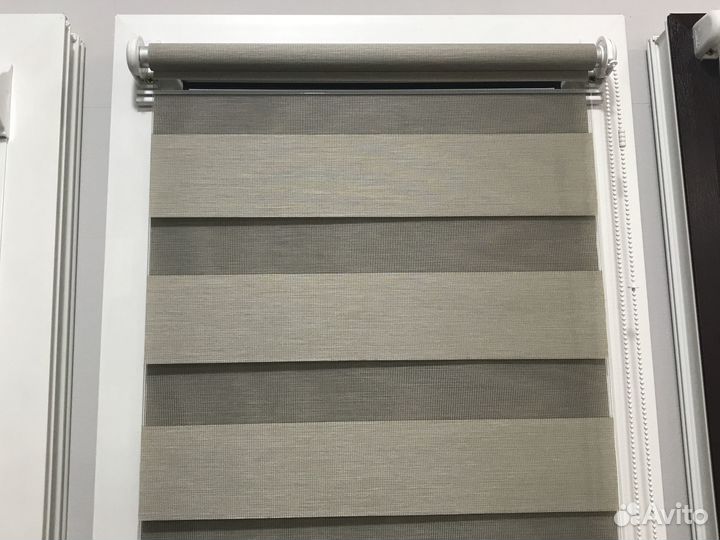 Жалюзи. Рулонные шторы Зебра. День ночь. Топ