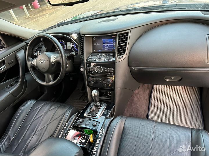 Infiniti QX70 3.0 AT, 2014, 138 000 км